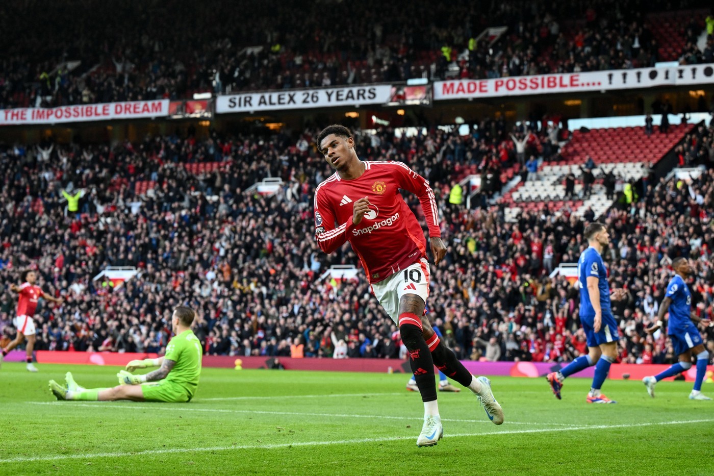 Manchester United striker Marcus Rashford is reportedly nearing a transfer to Barcelona.