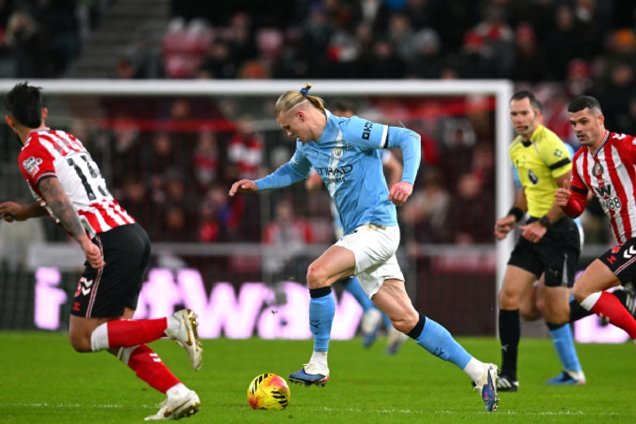 Haaland on the ball for Manchester City