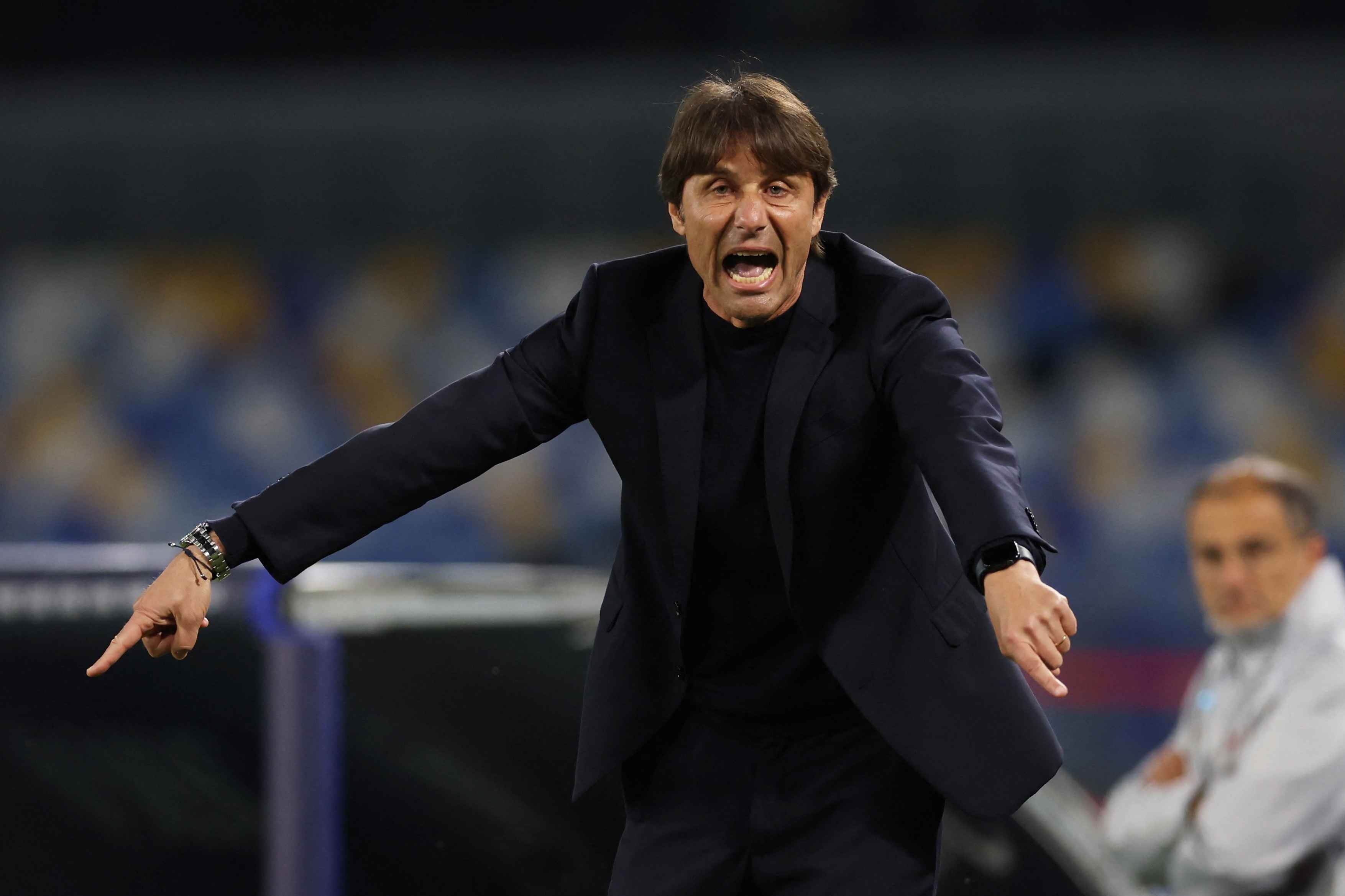 Conte a um passo de voltar ao comando da seleção italiana
