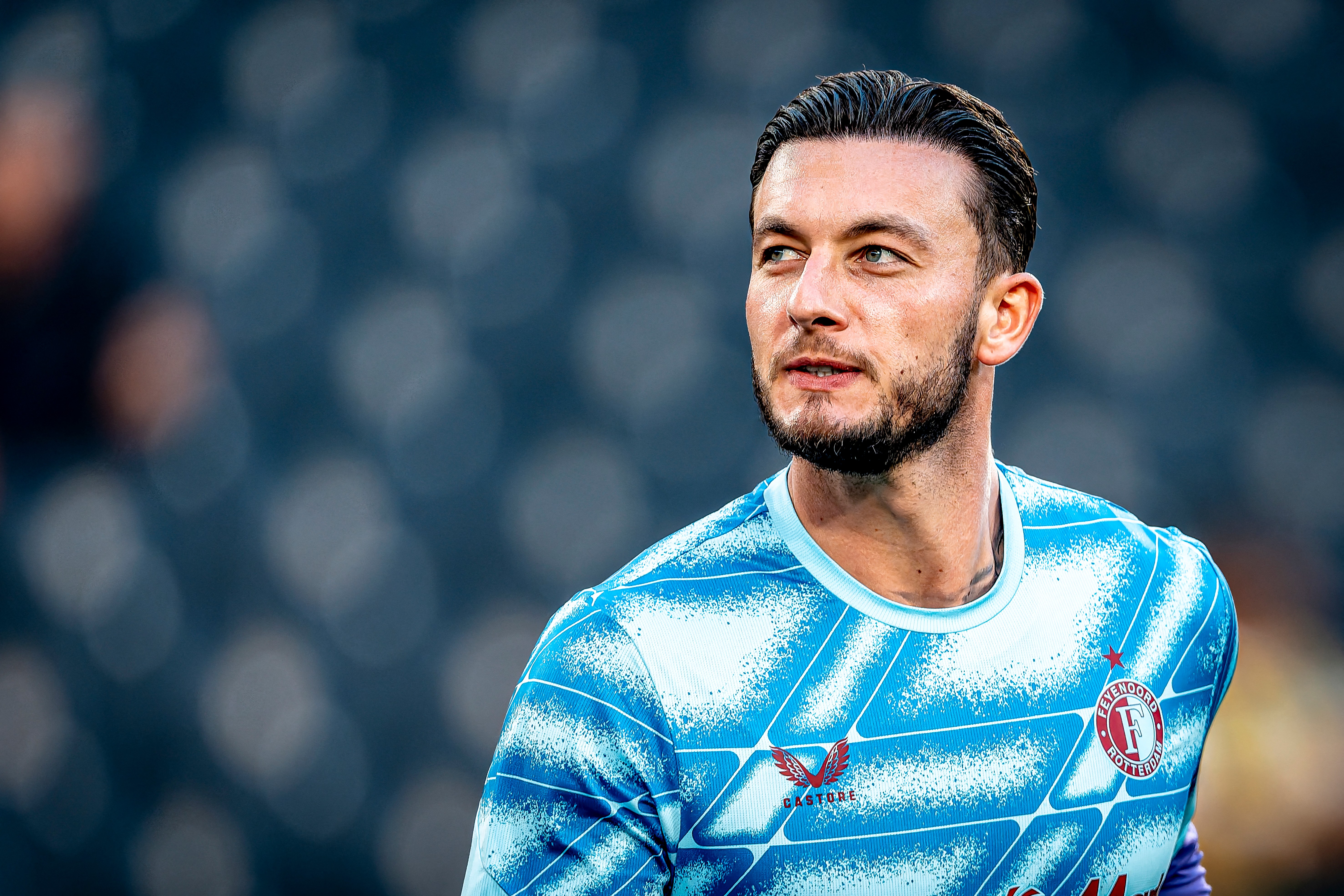 Long-time Feyenoord goalkeeper Justin Bijlow signs for relegation-threated Genoa