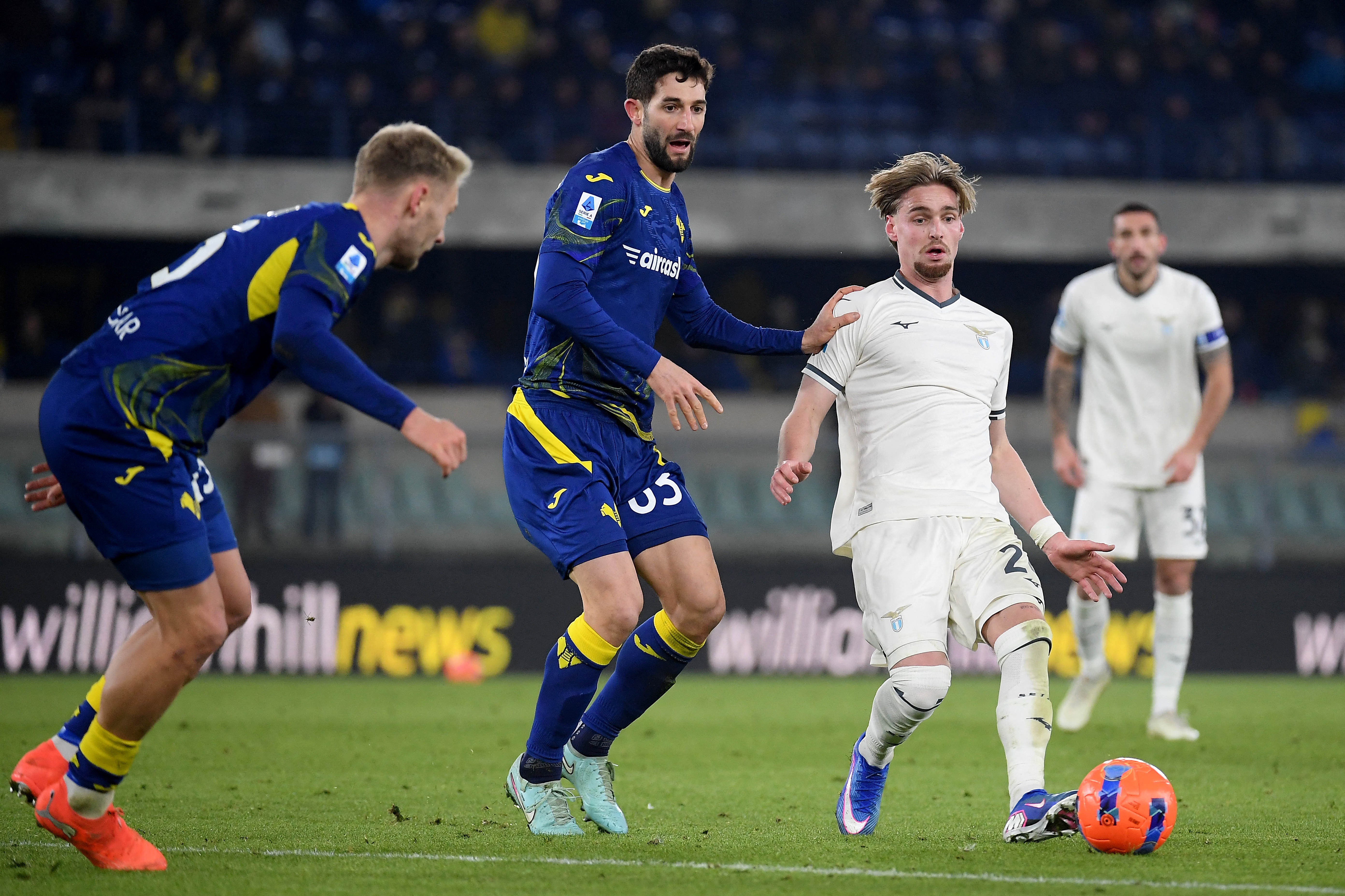 Kenneth Taylor plays a pass for Lazio against Verona