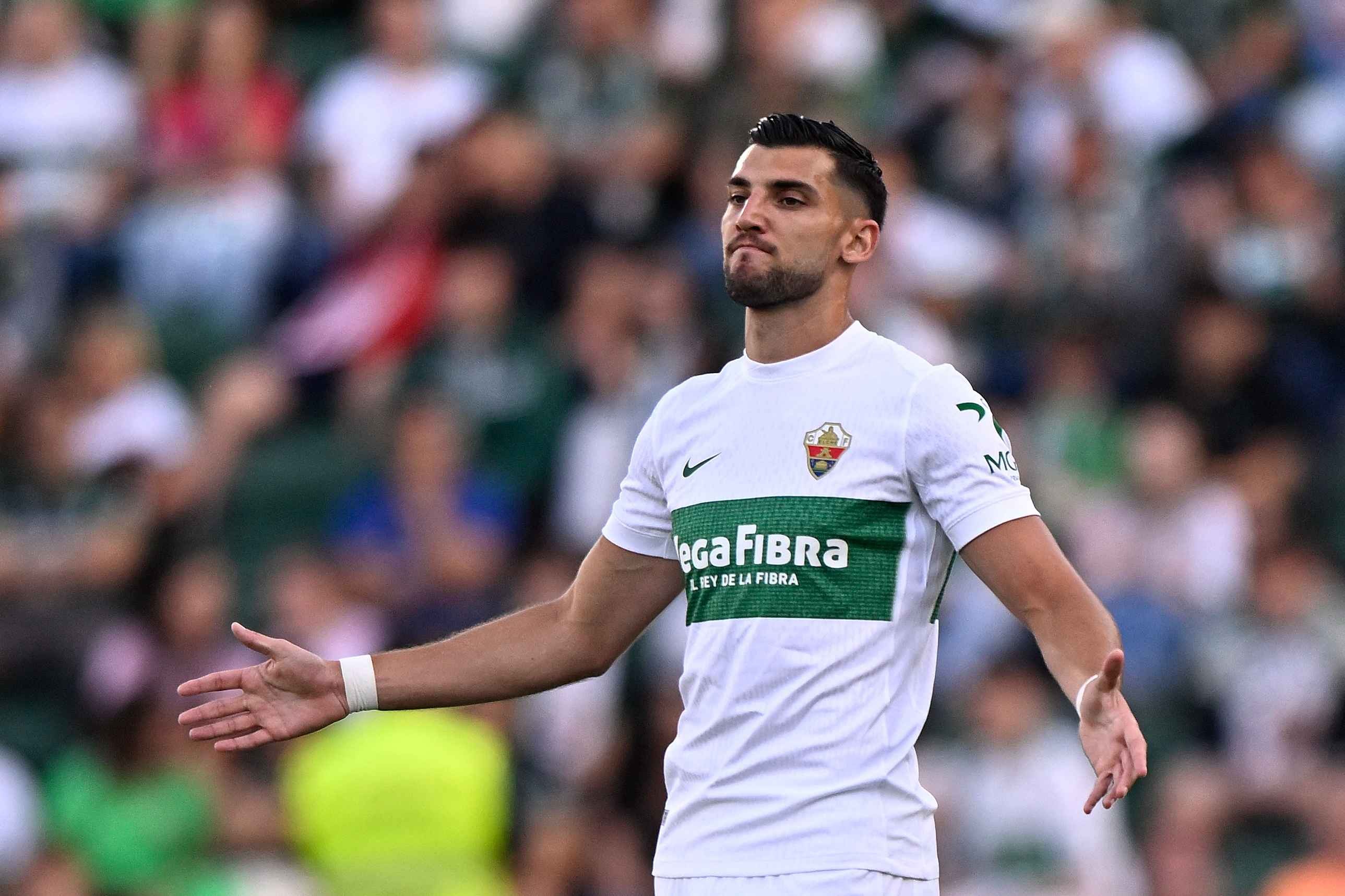El Elche extingue el contrato de Rafa Mir