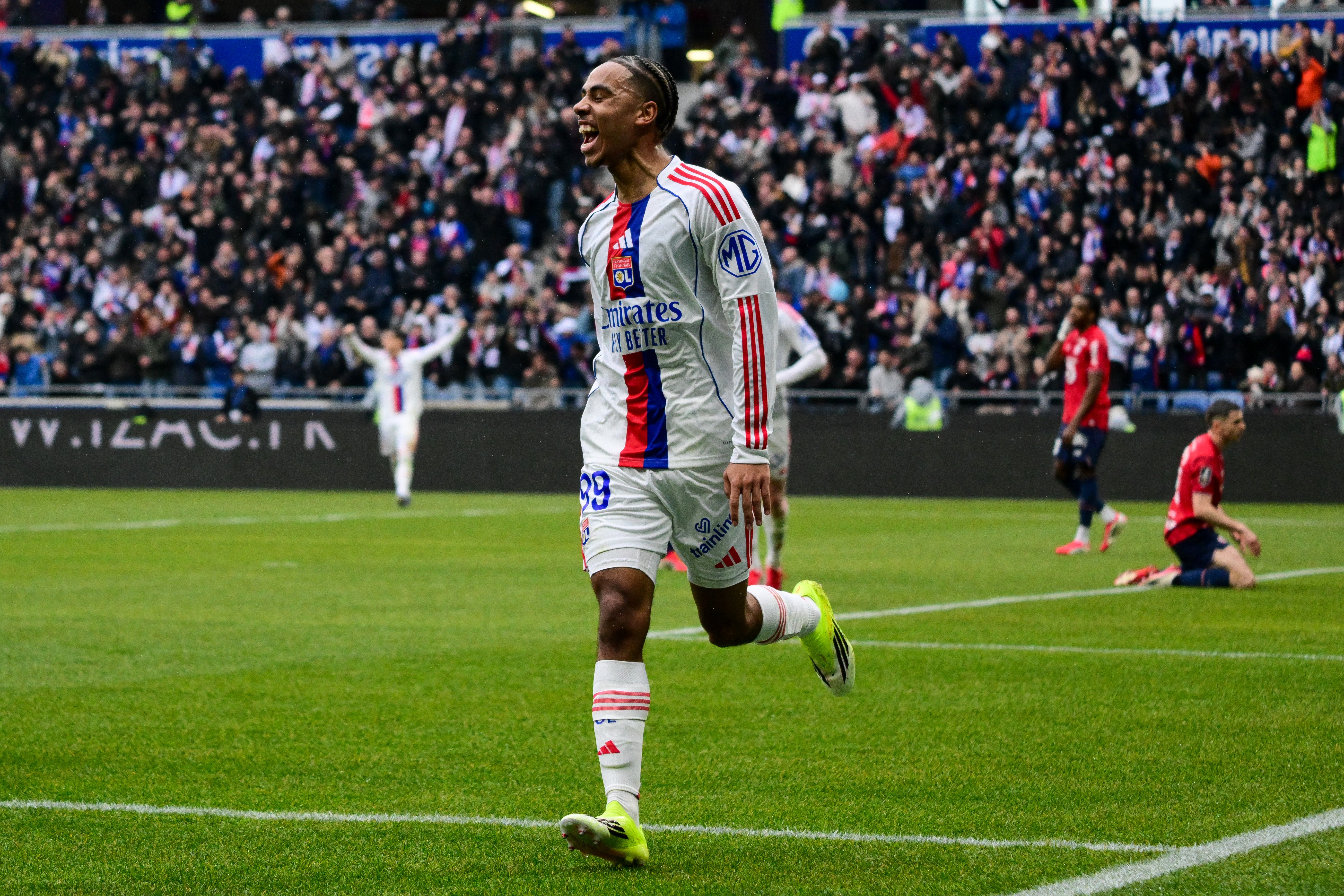 Nartey celebrates his goal for Lyon