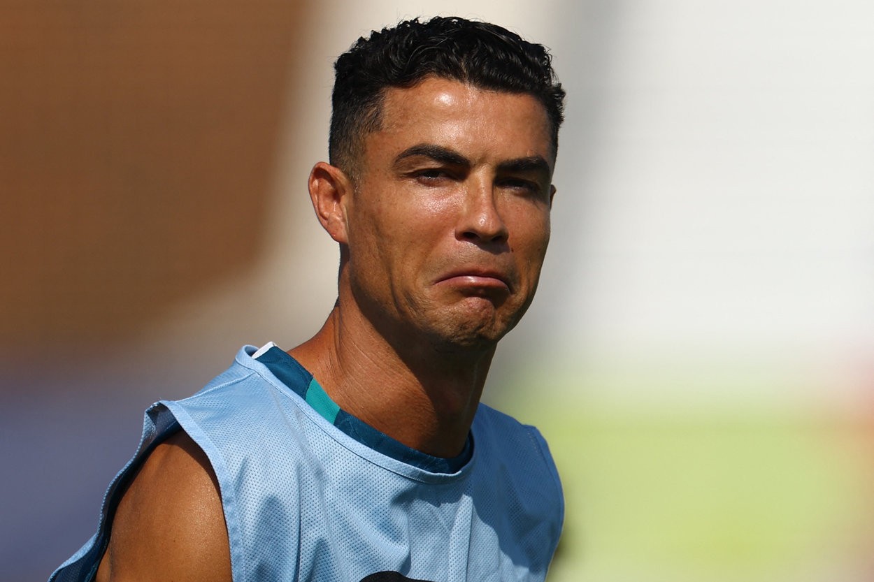 Ten Hag acusa Cristiano de falhar na preparação física no Manchester United