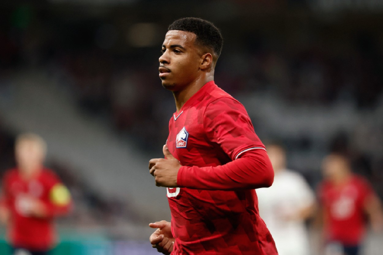 Hamza Igamane in action for Lille