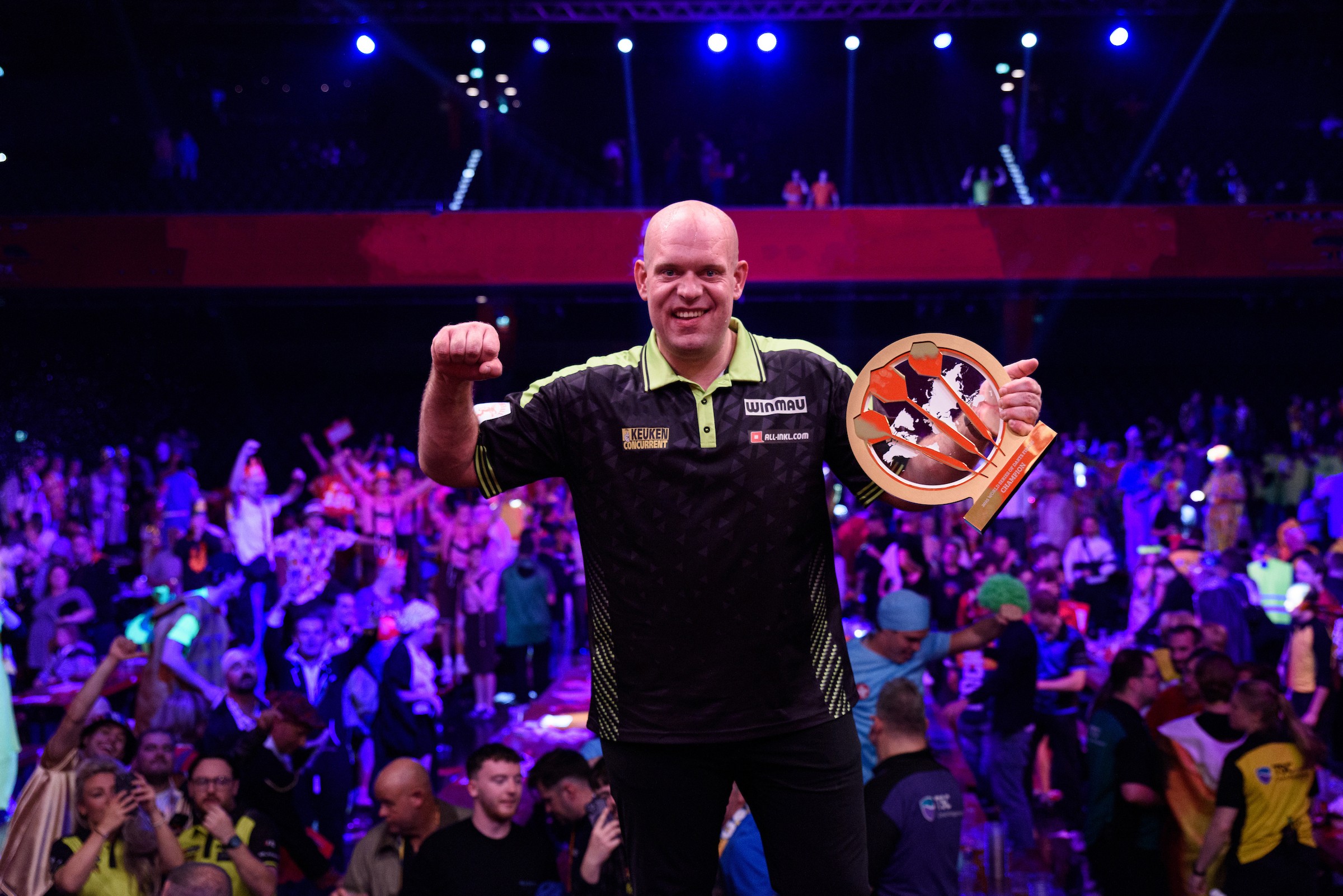 Van Gerwen begins title defence at World Series of Darts Finals against Ilagan