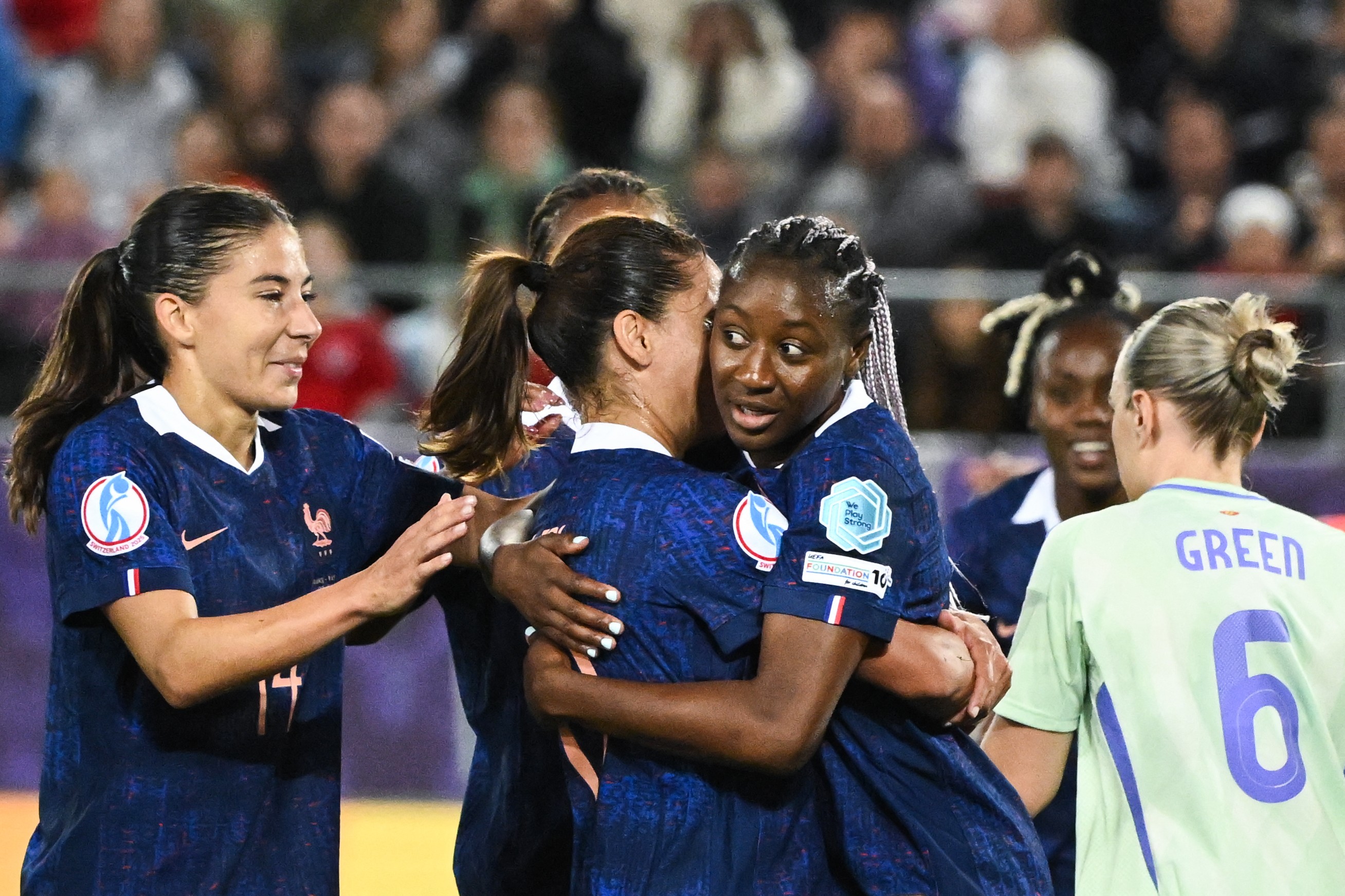 France comfortably defeated Wales at the Women&#39;s Euros, putting one foot into the next round.