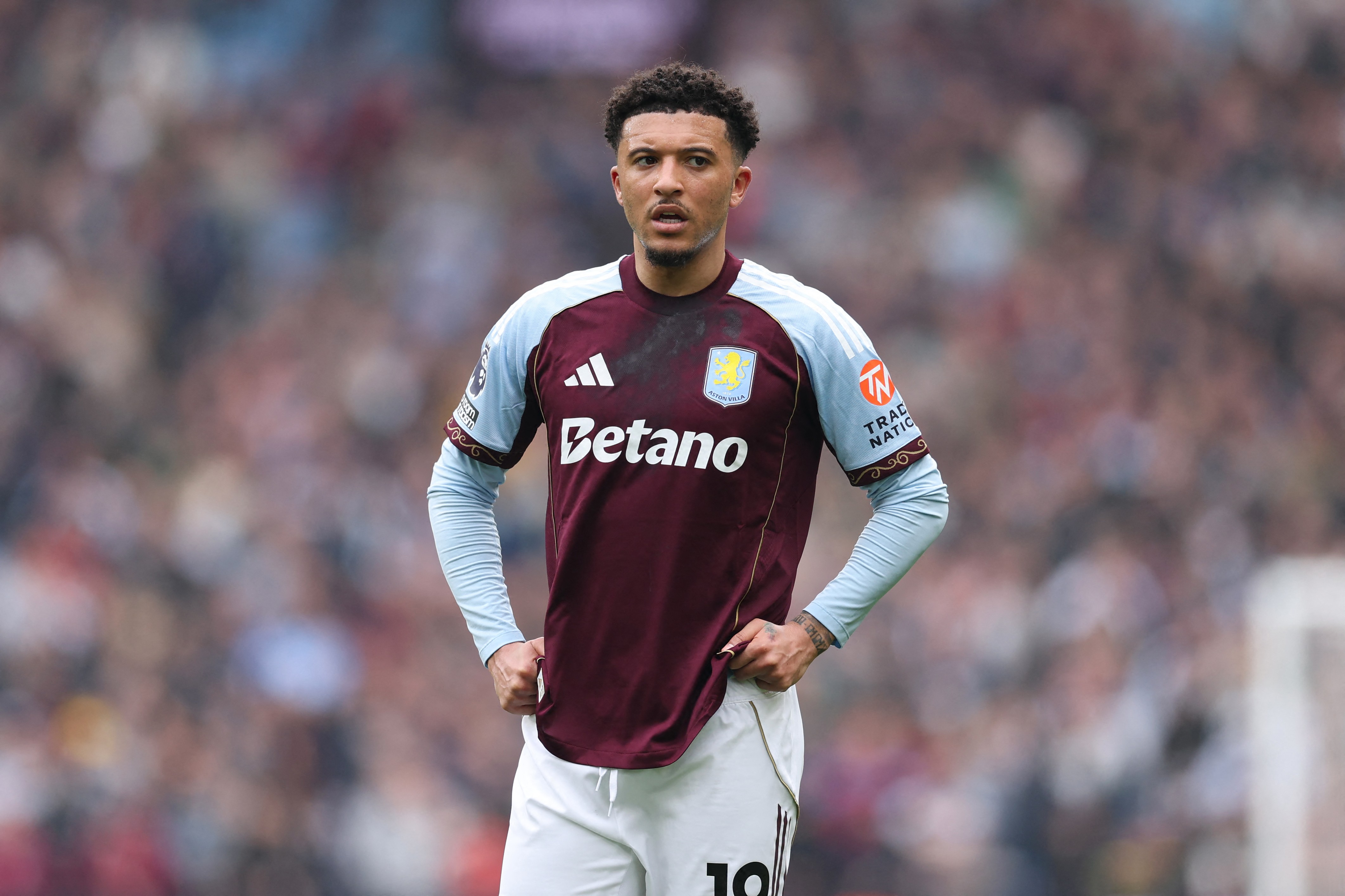 Jadon Sancho weighs up crucial career decision as next move starts to take shape