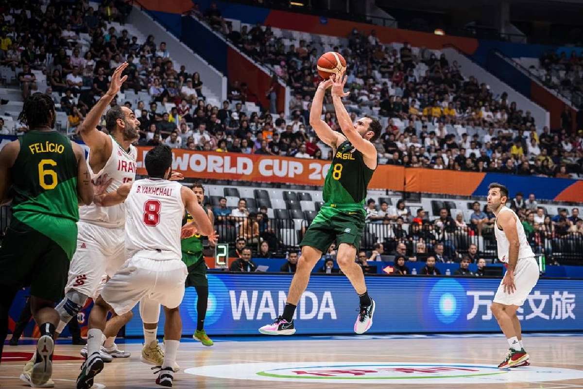 Brasil atropela Irã na primeira rodada da Copa do Mundo de