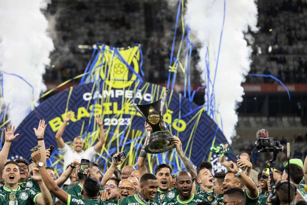 É campeão! Palmeiras empata com o Cruzeiro e conquista o Campeonato  Brasileiro de 2023, Futebol