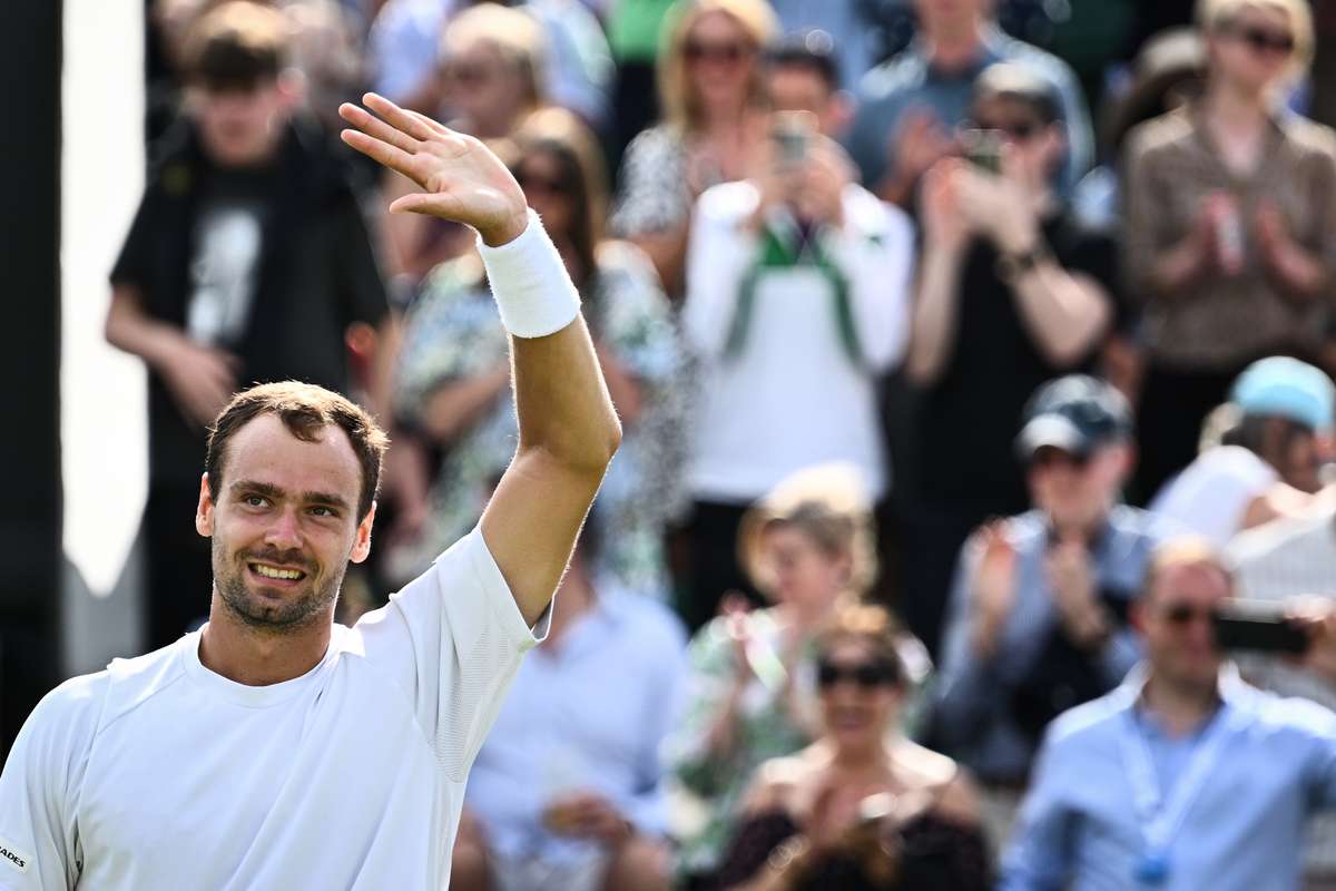 Wimbledon ATP Dag 7 Roman Safiullin voegt zich bij Bjorn en John