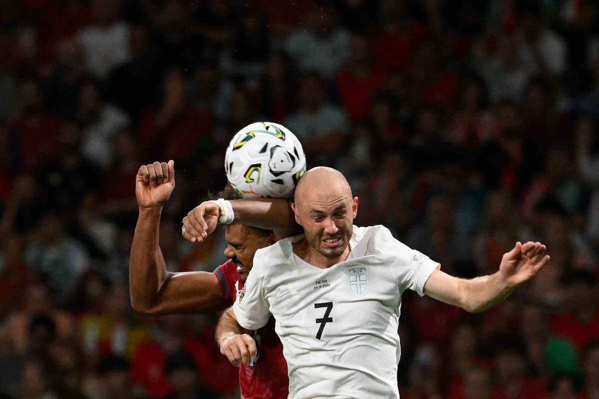 Aursnes projeta grande época no Benfica após derrota da Noruega para Portugal