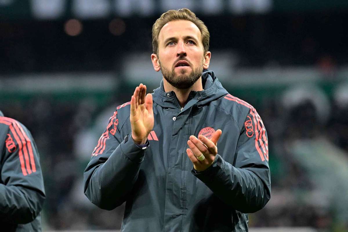 Kane vắng mặt! Tiền đạo của Bayern bị "một cú va chạm vào bắp chân" khi anh đuổi theo kỷ lục của Lewandowski