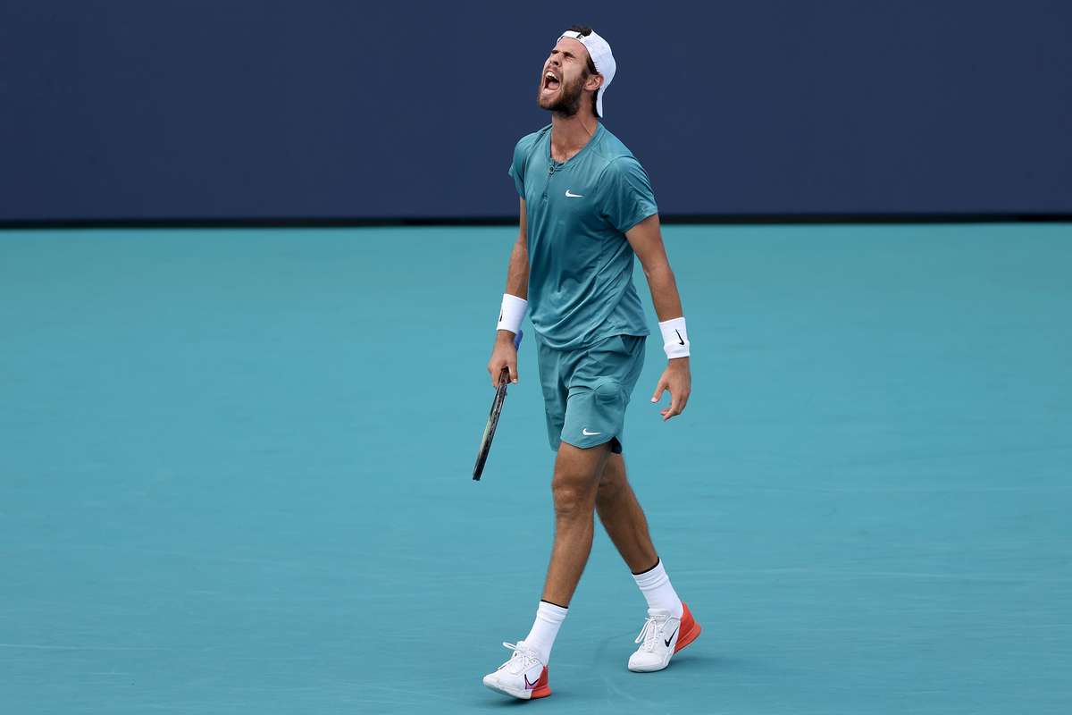 Khachanov fará duelo russo com Medvedev nas semis do Masters 1000 de