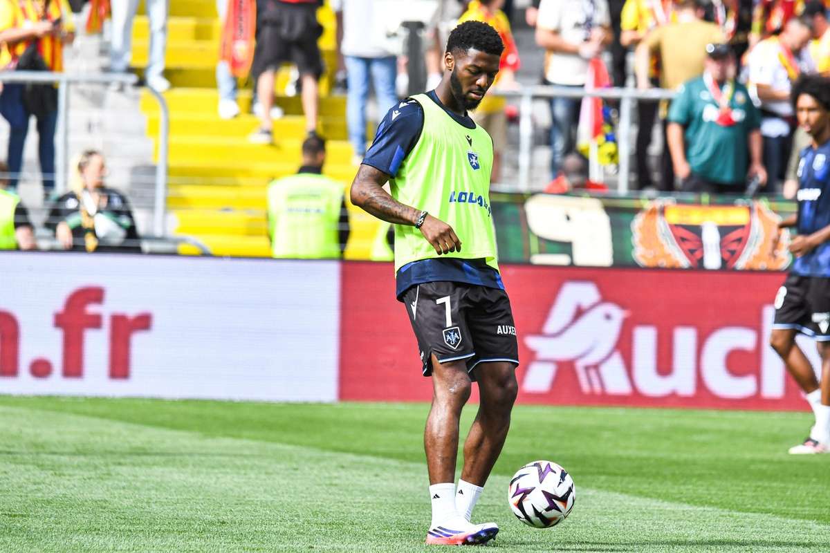 Haiti international Casimir joins Dynamo Moscow on loan ...