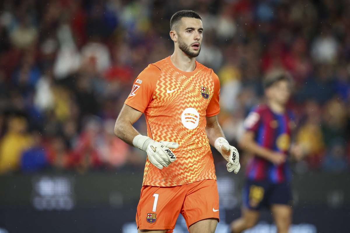 Barcelona recupera jogadores chaves mas tem dúvida de Raphinha no treino