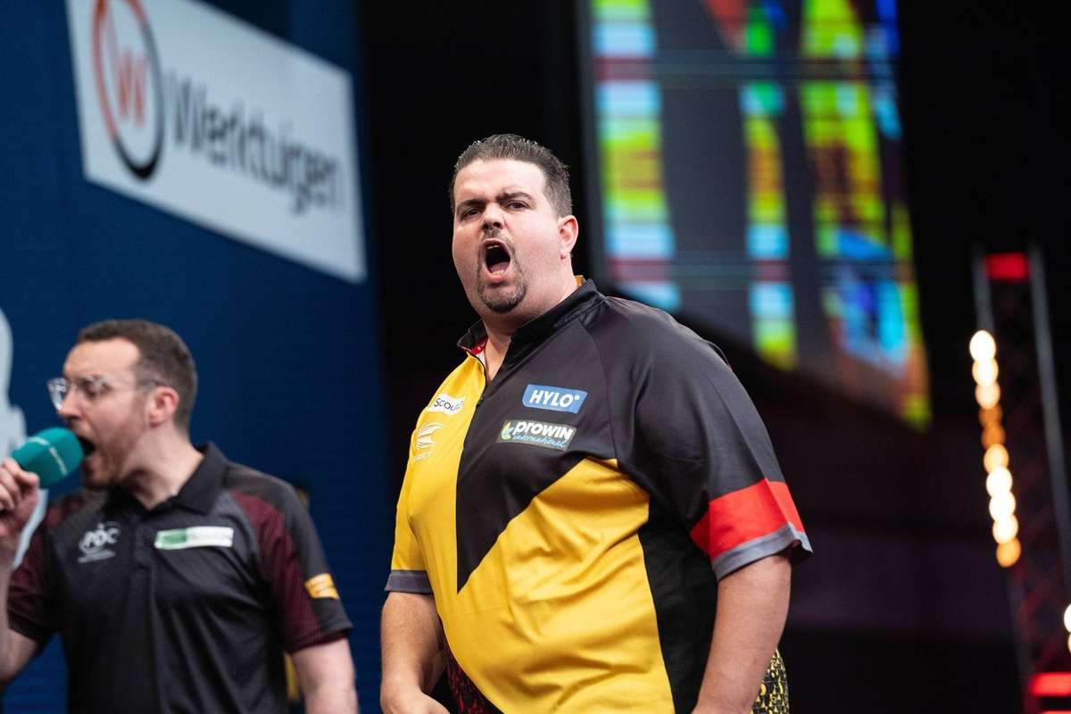 Darts Gabriel Clemens im Halbfinale der Players Championship Finals