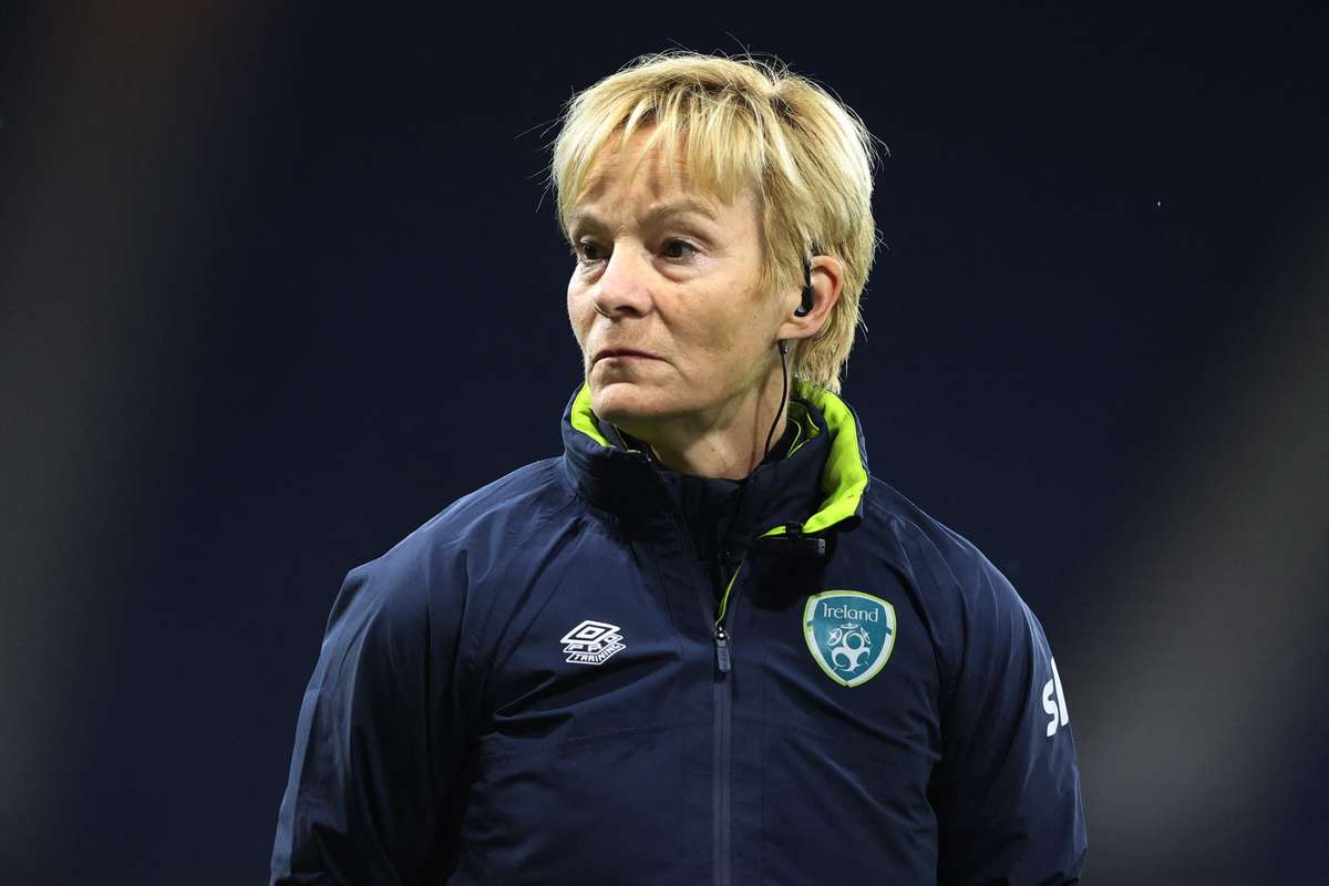Ireland manager apologises for players' controversial song after ...