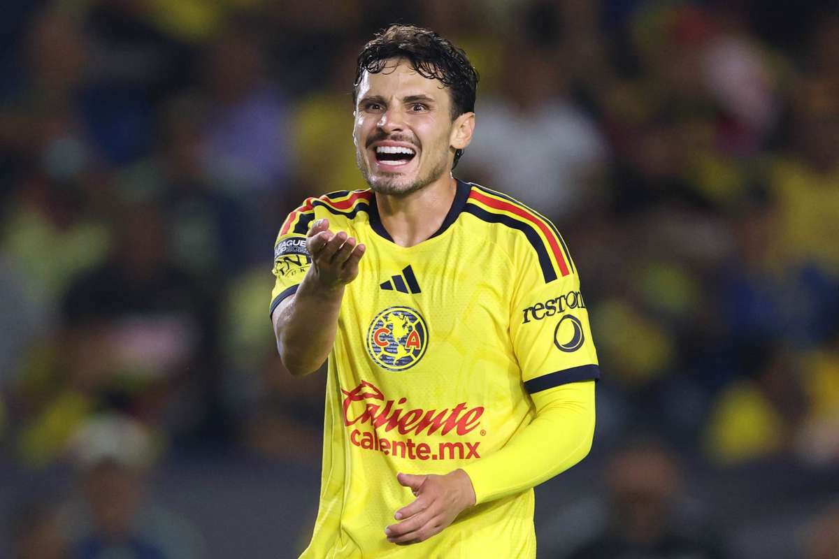 Raphael Veiga passa por cirurgia e retorna ao Palmeiras após lesão no México