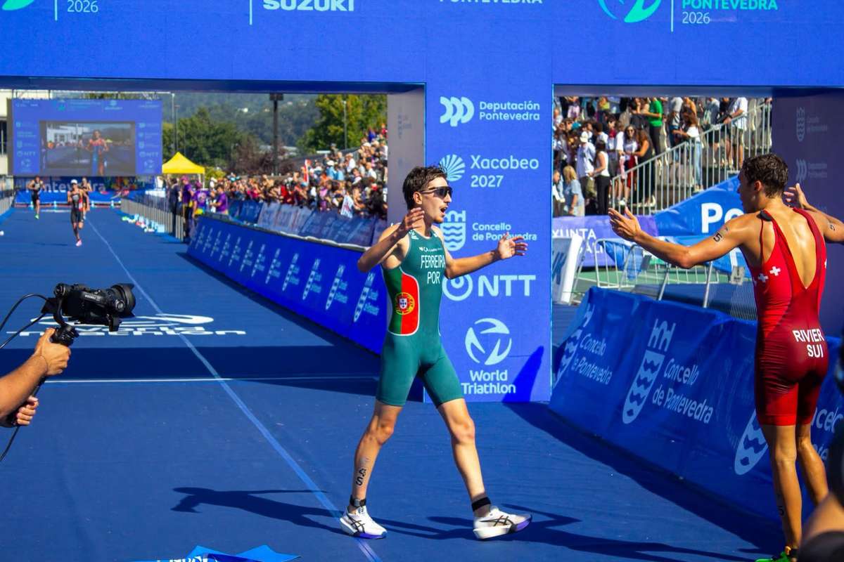 Mundiais de Triatlo: Dinis Ferreira conquista prata histórica em Portugal