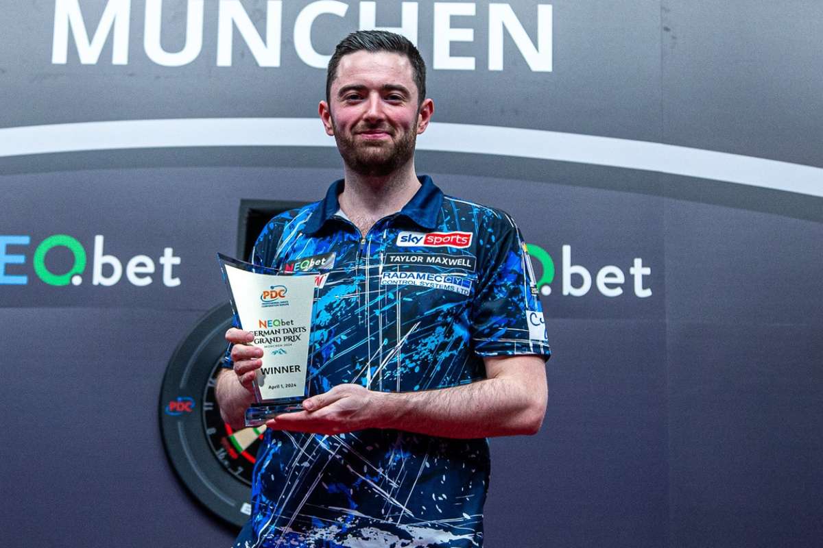 Humphries dominates Van Gerwen to win German Darts Grand Prix