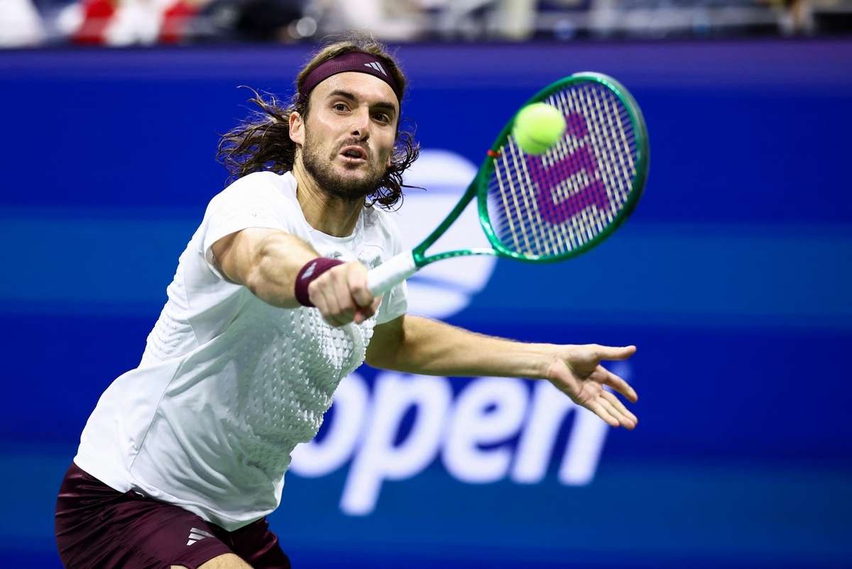 US Open: A tradição do backhand de uma mão de Tsitsipas se encerra após 149 anos.