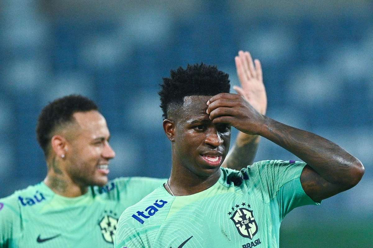 Brazil coach Diniz excited about Neymar, Vinicius combination