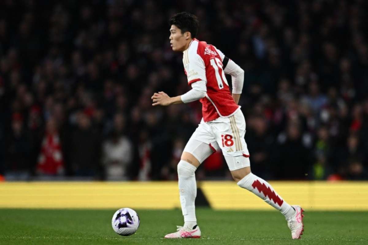 Arsenal Perde Takehiro Tomiyasu Para O Arranque Da Premier League ...