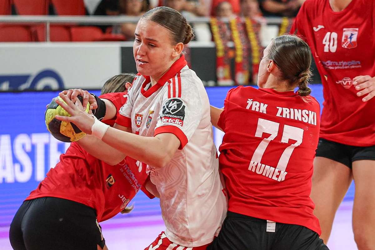Benfica goleia na Liga Europeia feminina de andebol e fica perto da vaga
