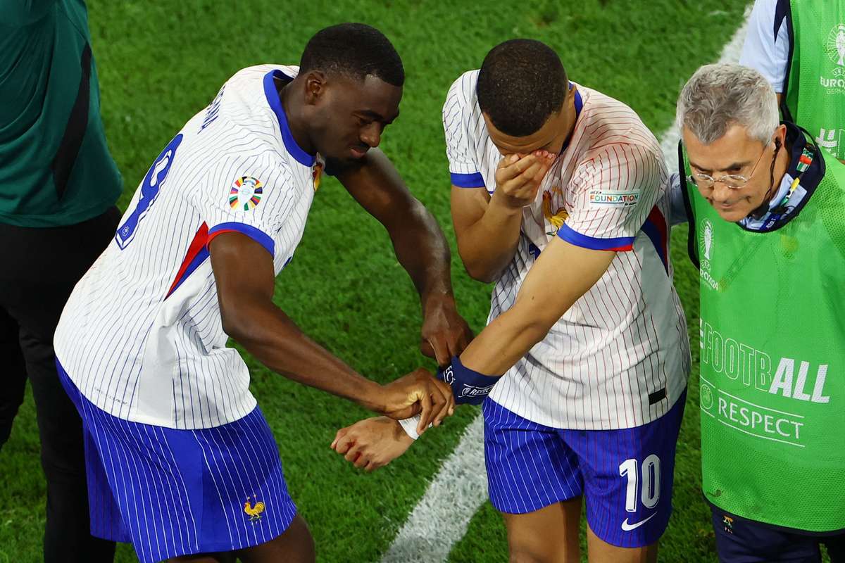 Nose Mask Rugby Mbappe reaches out to rugby captain Dupont over face mask problem ...