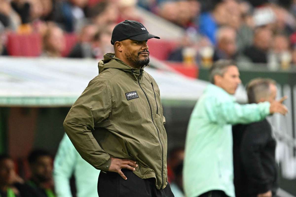 Bayern's Kompany set to miss 'weeks not days' after collapsing with ...