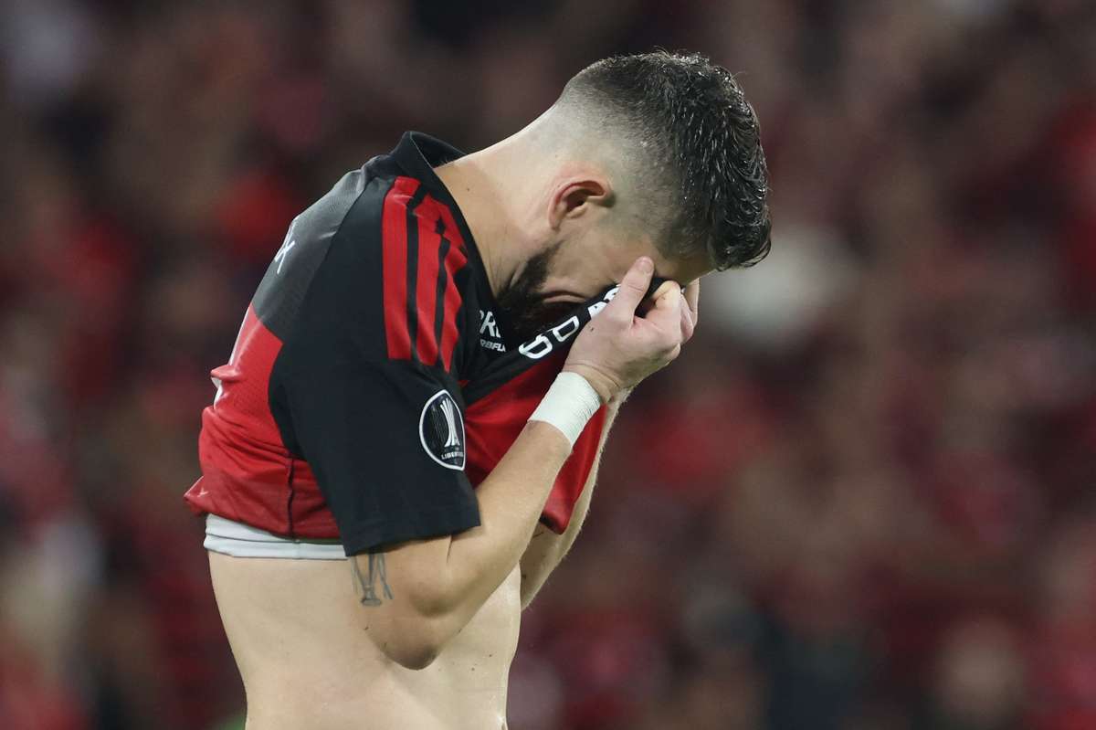 Taça Libertadores: Jorginho falha primeiro penálti pelo Flamengo