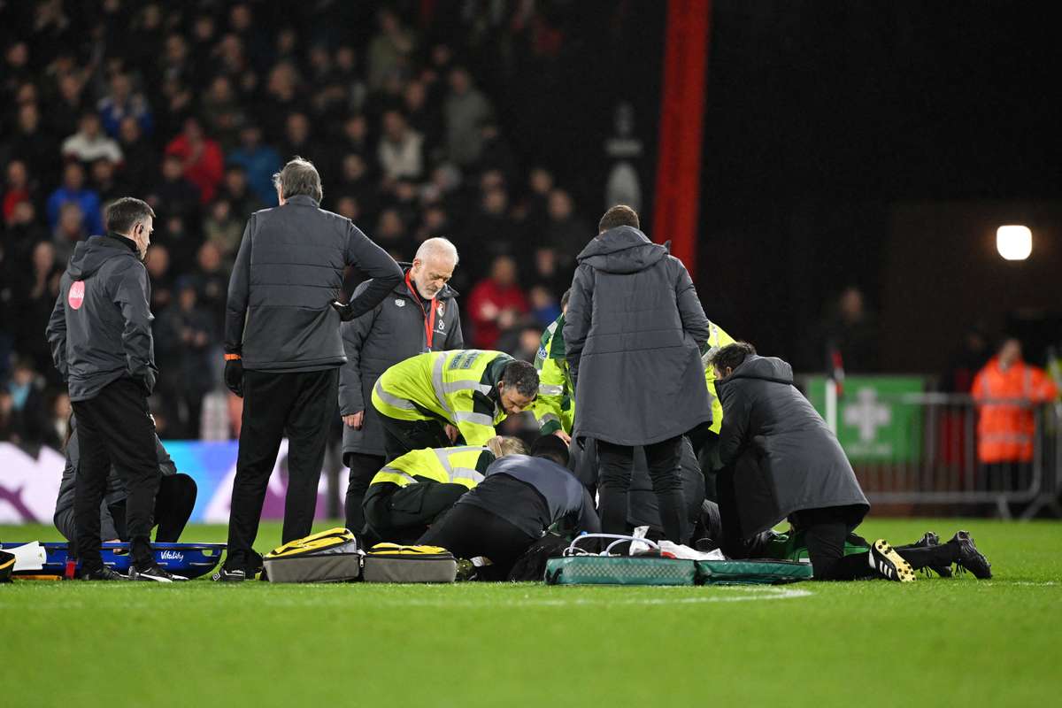 Luton Town, da Inglaterra, atualiza estado de saúde de jogador que sofreu  parada cardíaca em campo