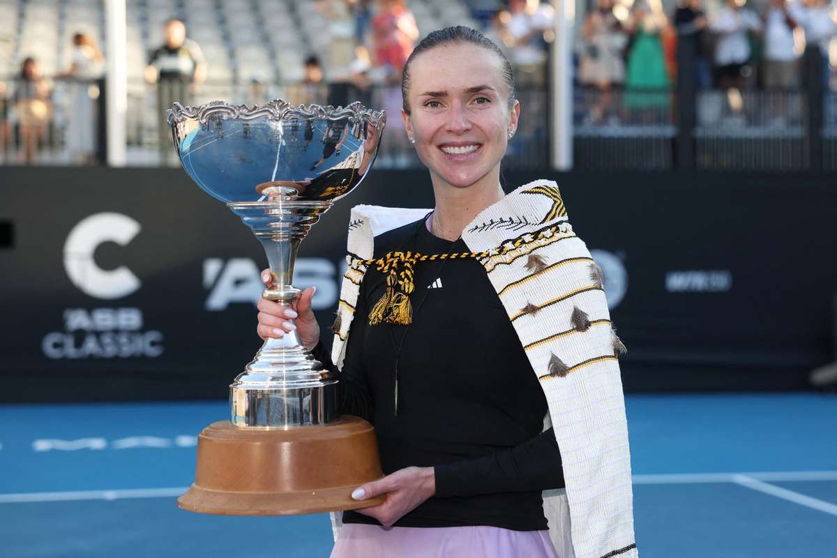 Elina Svitolina with her trophy