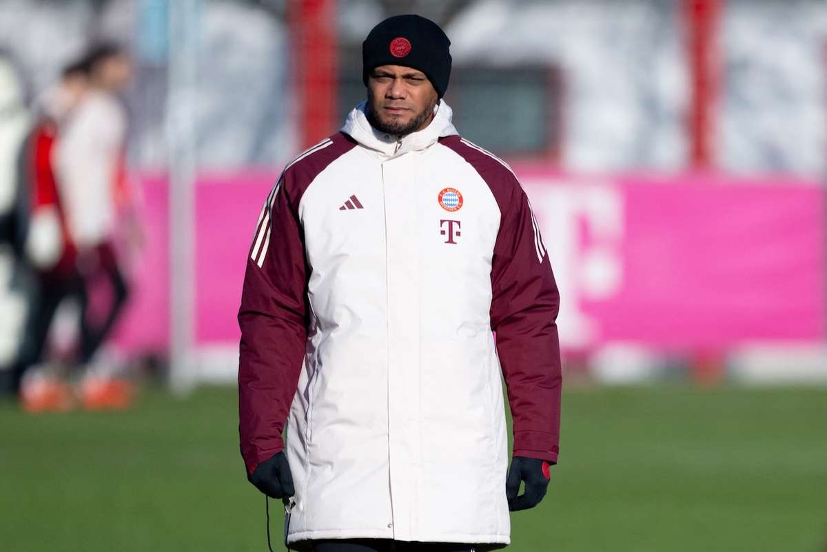 FC Bayern unter Druck, Trainer Kompany gelassen: 