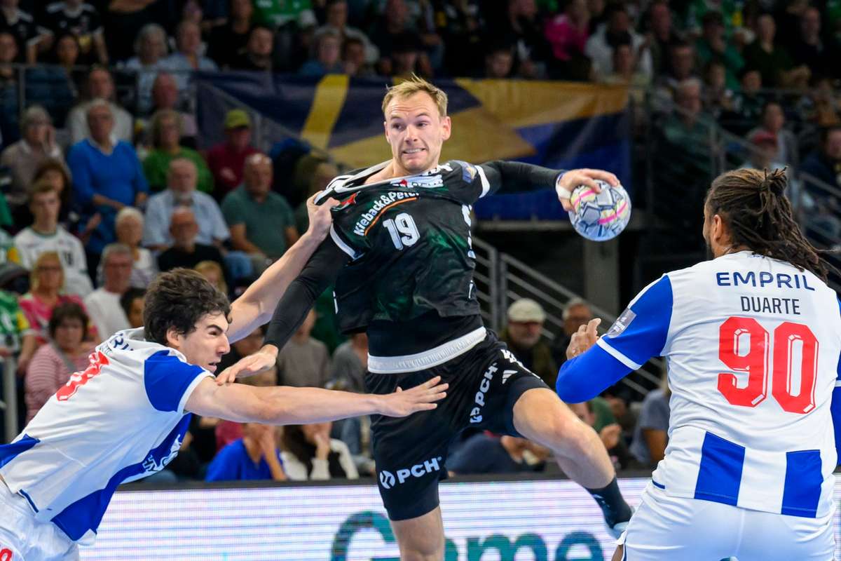 Mathias Gidsel Scores Record-Tying 17 Goals as Füchse Berlin Defeat FC Porto