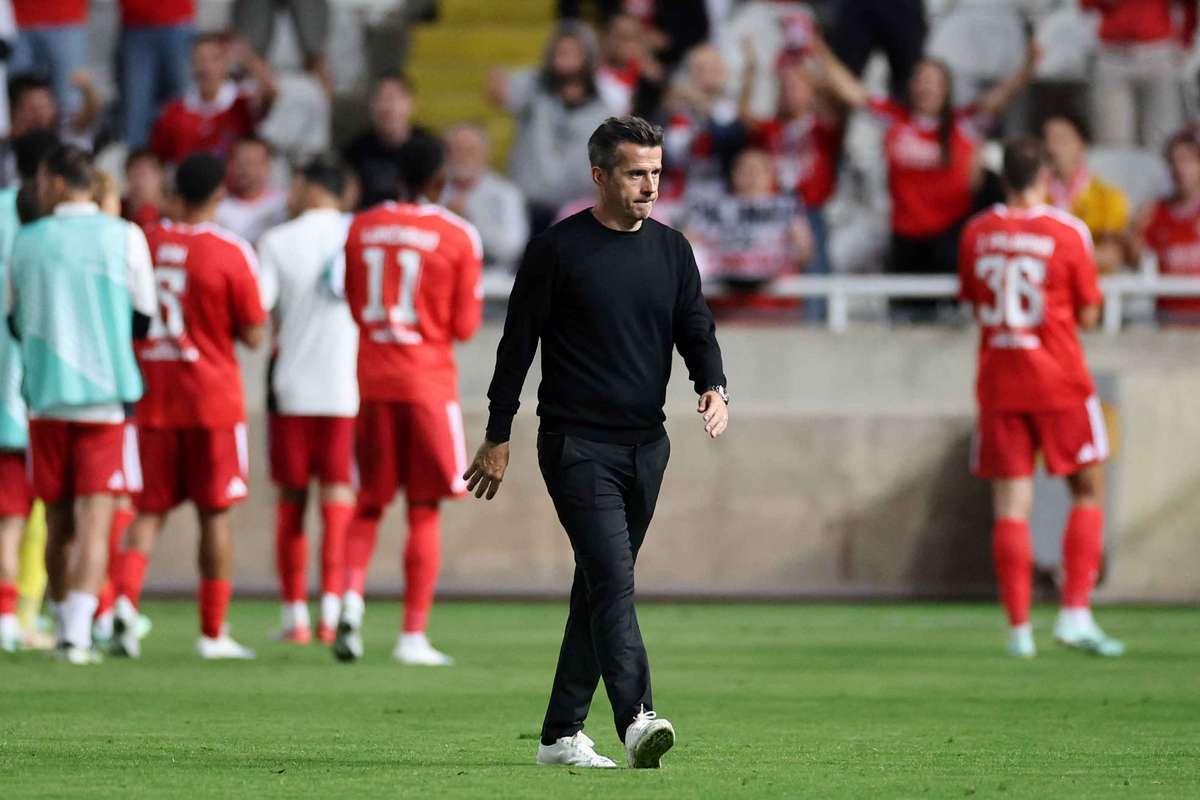 Marco Silva elogia Prestianni e contesta cartão vermelho no Benfica