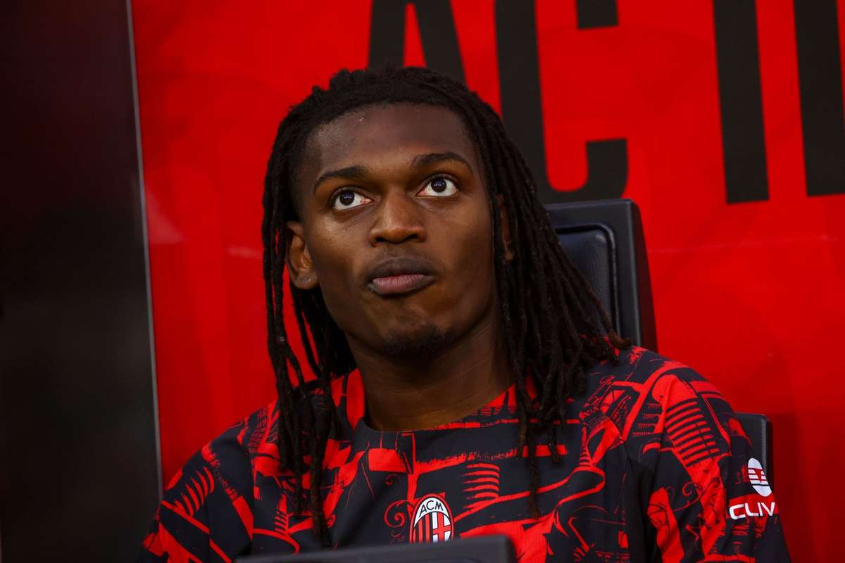 Rafael Leão almeja outro desafio, alegando ter chegado ao limite de sua entrega no Milan. Rafael Leão almeja outro desafio, alegando ter chegado ao limite de sua entrega no Milan.