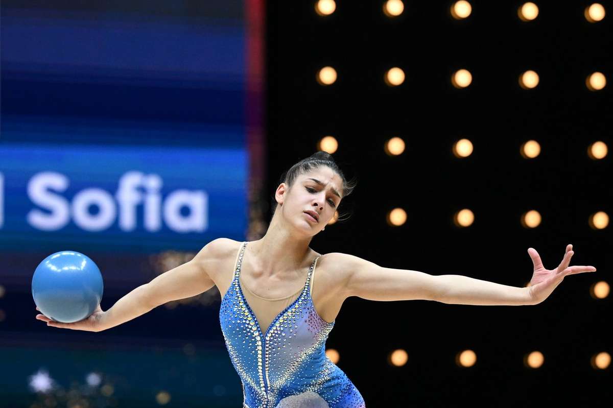 Europei di ginnastica ritmica: super Raffaeli, doppio oro alla palla e alle  clavette