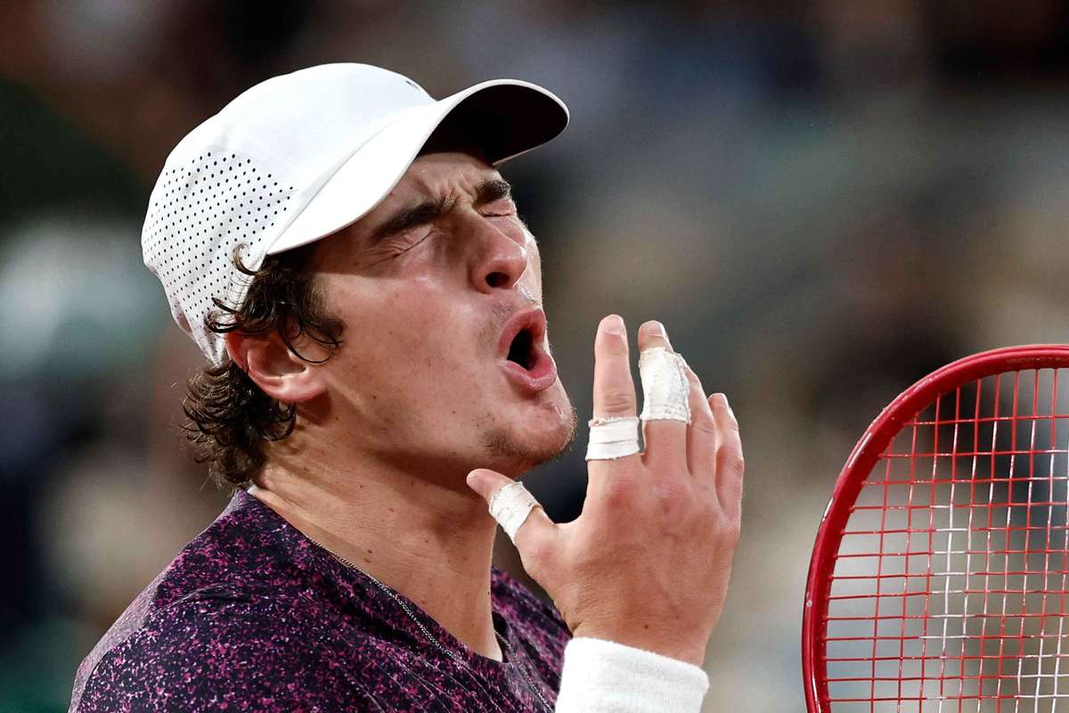 João Fonseca para nas quartas de final de Roland Garros. João Fonseca para nas quartas de final de Roland Garros.