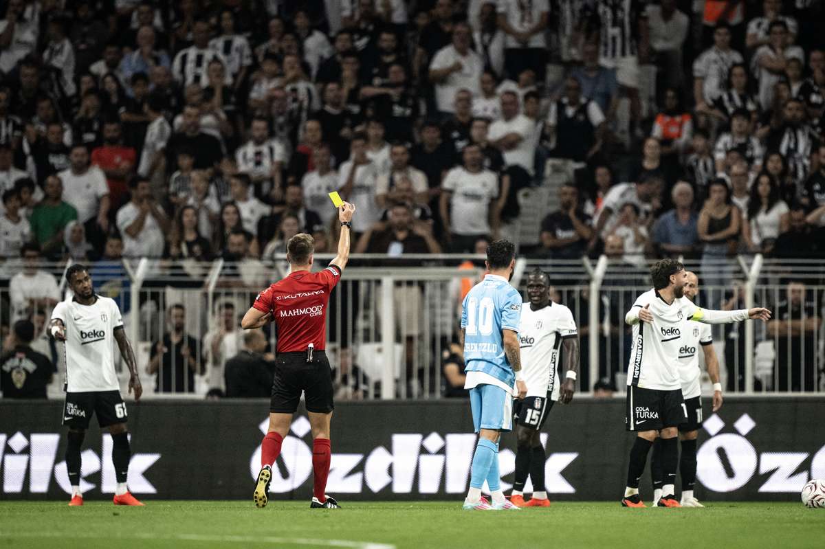 https://livesport-ott-images.ssl.cdn.cra.cz/r1200xfq60/3678288f-bf88-4aa0-ab30-d5e6b090b7ea.jpeg