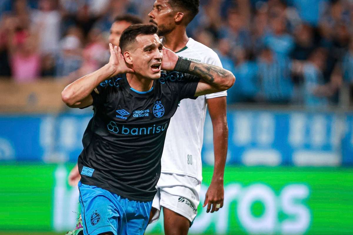 Grêmio Vence De Virada, Fica Na Cola Do G4 E Rebaixa O Goiás ...