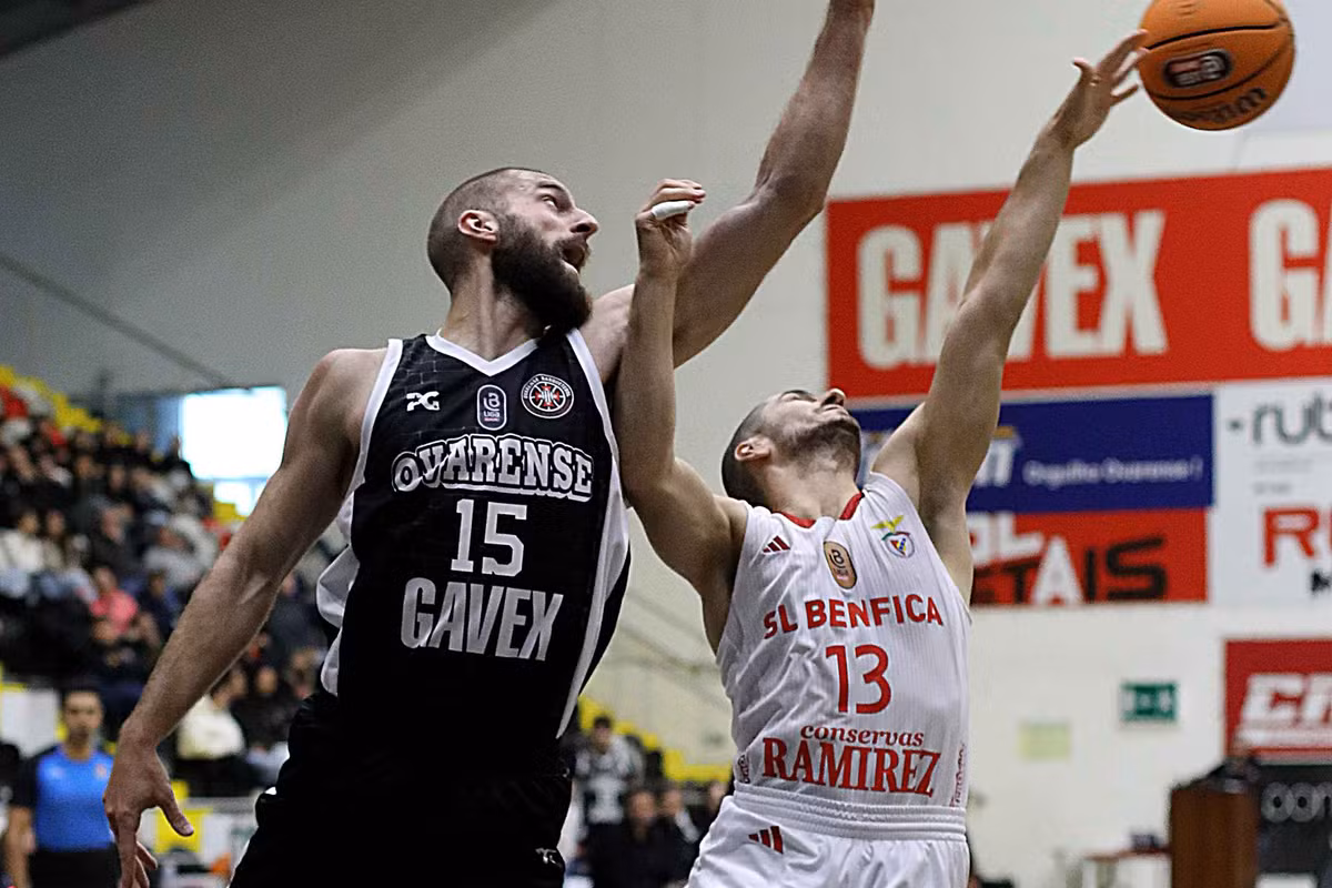 Ovarense falha aproximação ao Benfica