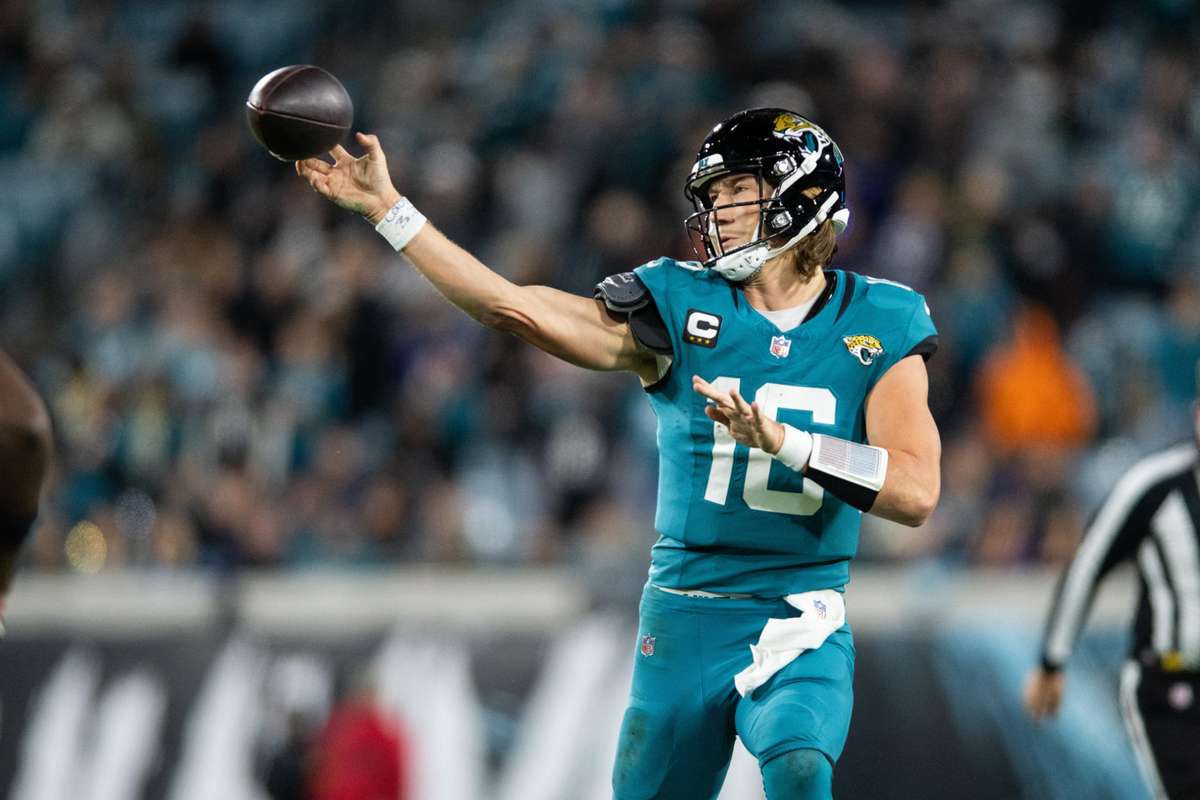 Jaguars QB Trevor Lawrence Back Practicing As He Awaits Concussion ...