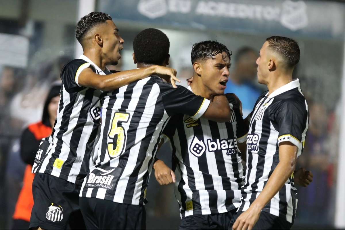 Vitória x Paulistano: visitantes vencem e assumem liderança nas semifinais  do NBB