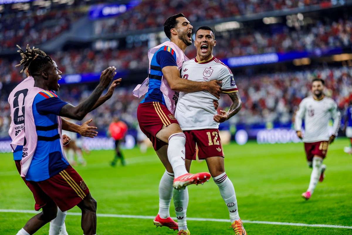 Sublime Spain see off sub-par France to march into their second World Cup final