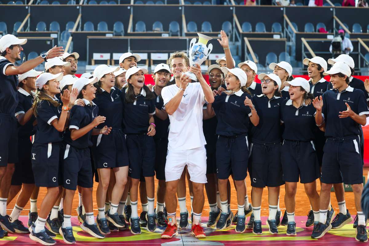 https://livesport-ott-images.ssl.cdn.cra.cz/r1200xfq60/41a34e5b-18b2-4551-8c5d-3d584420d317.jpeg