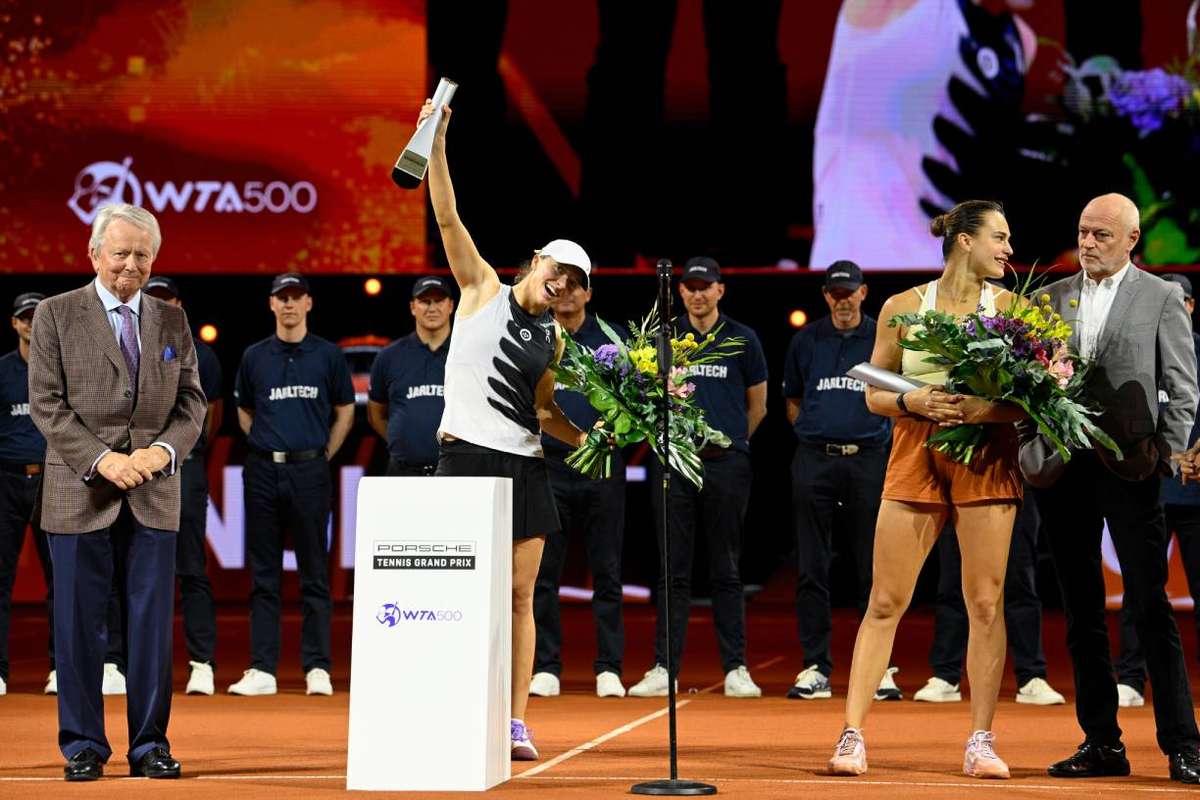 Swiatek Remporte Le Titre De Stuttgart En Battant Sabalenka En Deux ...