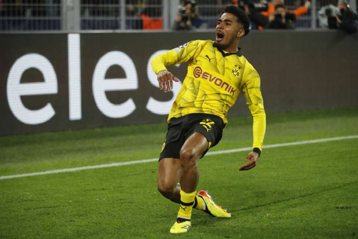 Aston Villa confirm signing of left-back Maatsen from Chelsea