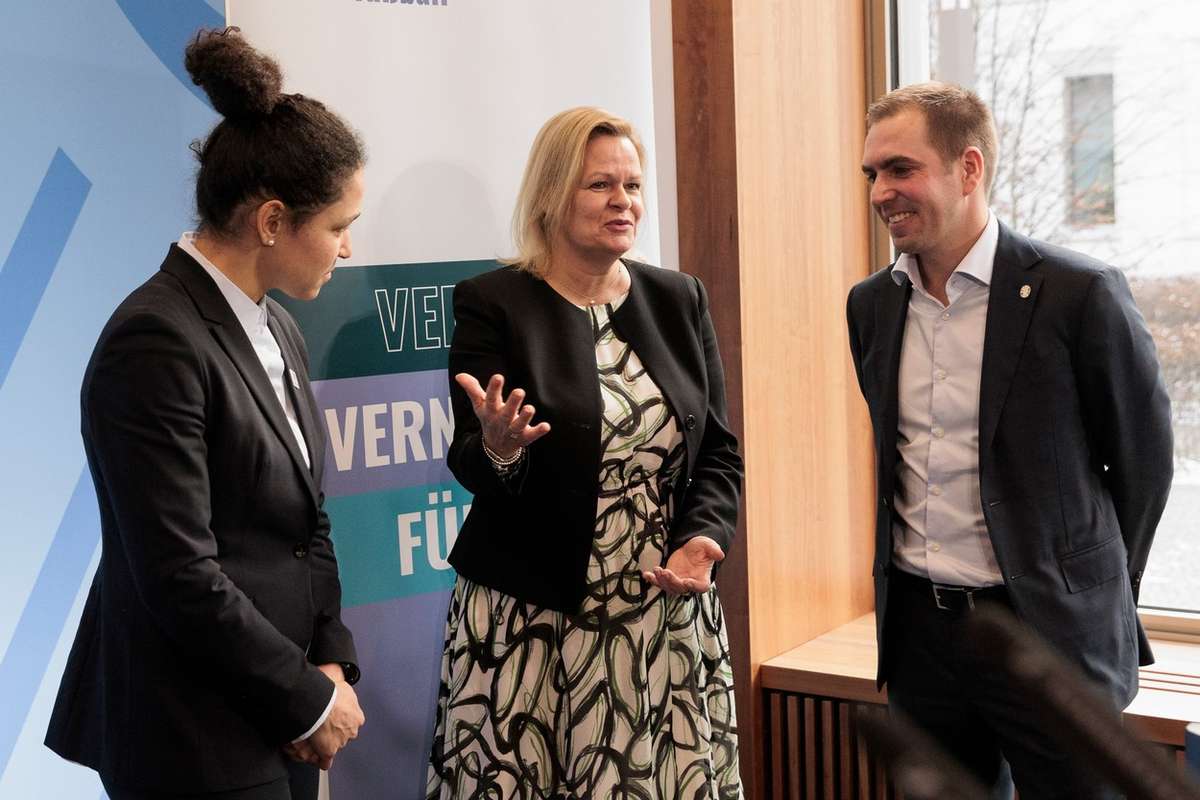 "Vorfreude Riesengroß": Innenministerin Faeser Startet Tour Durch EM ...